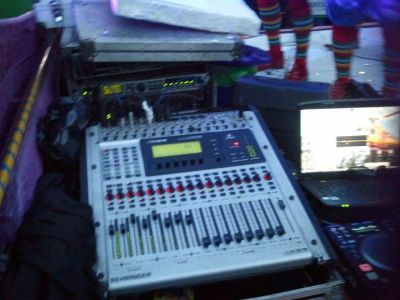 KARAOKE - VENDE-SE EMPRESA 