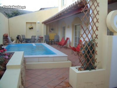 Moradia v2 com piscina a 500m praia