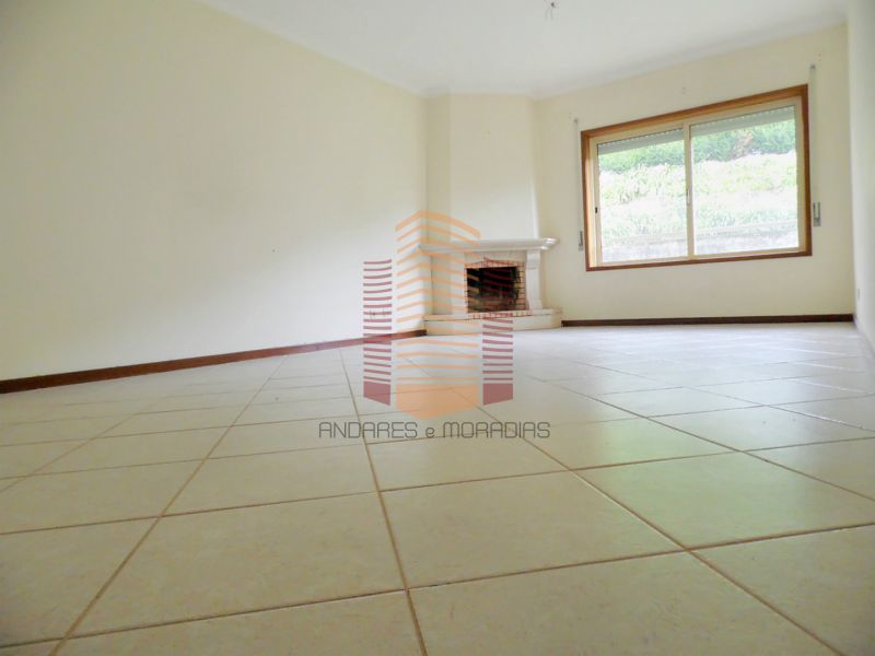 [6821] Bom T2 próximo Mosteiro de Grijó