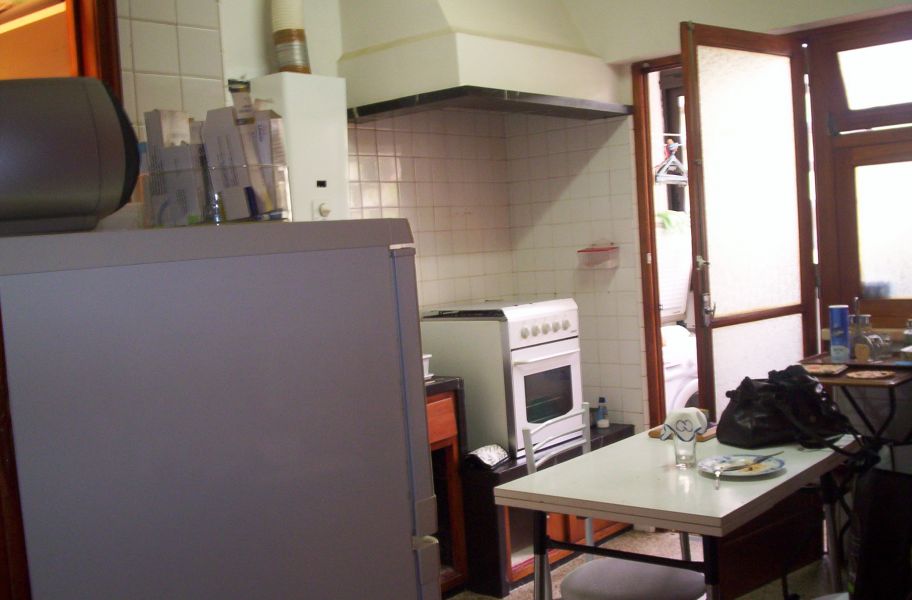 S. Pedro Estoril - Quarto mobilado com WC privativo. Praias