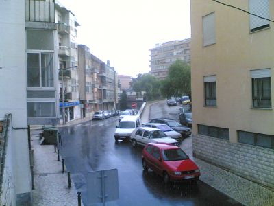 Vendo vivenda com loja e terraço