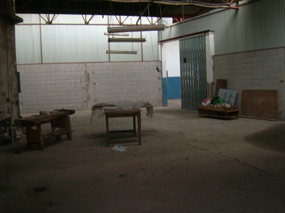 Armazém - 375m2 - 325€ 