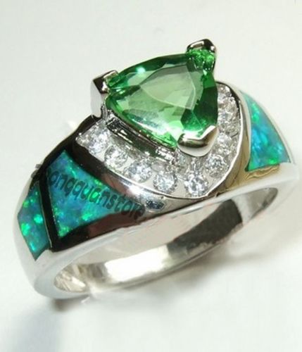 Anel de prata laminada com esmeralda e opalas