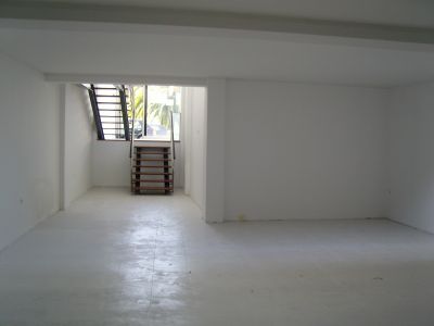 Loja com 200 m2 no centro de Gondomar