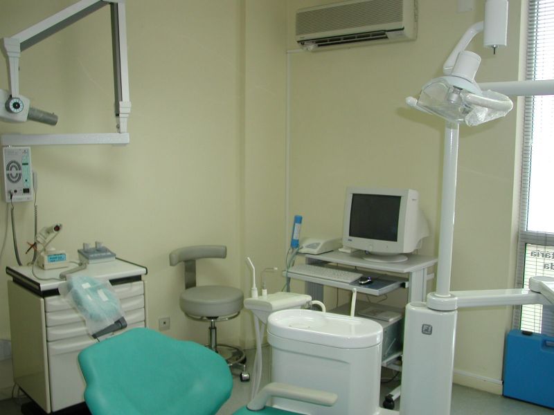 Vende-se Clínica Dentária Integrada