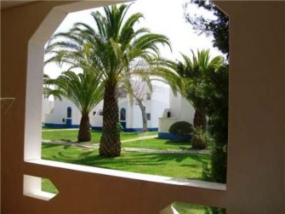 Excelente T0 2 (=4 camas) com Ar condicionado.