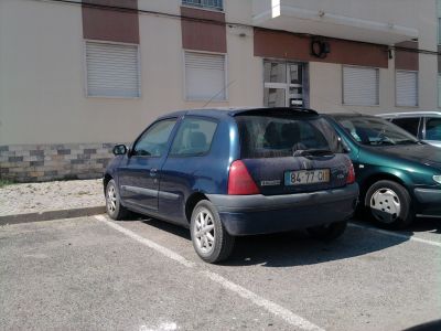 Renault Clio 1.2 matricula de 2000 - só 1.750€ negociável