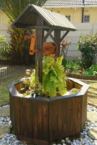 Mobília DE Madeira por   Septimber creations & Disgn  