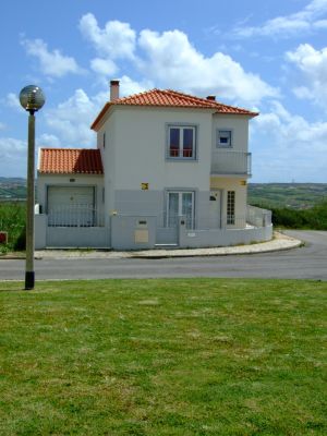 Vivenda Com Piscina Para Alugar