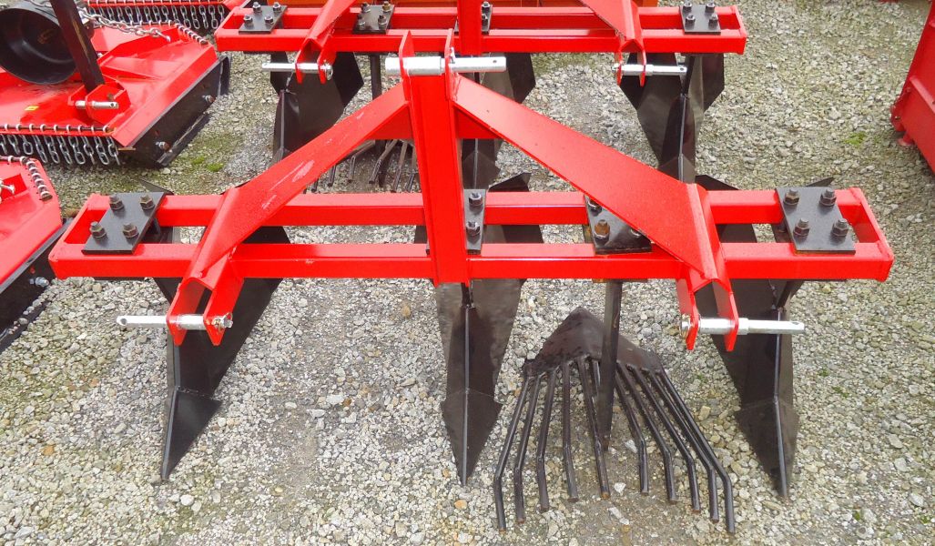 Abre regos de 3 linhas com arrancador de batatas (Grande Promoção) 350€ (1)