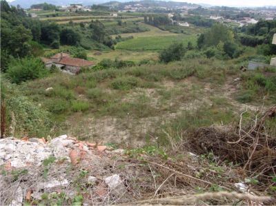 Lote de terreno em Serzedelo