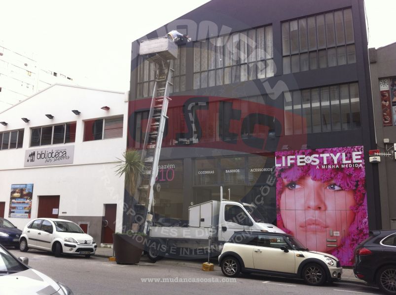 Mudanças Com Elevador exterior