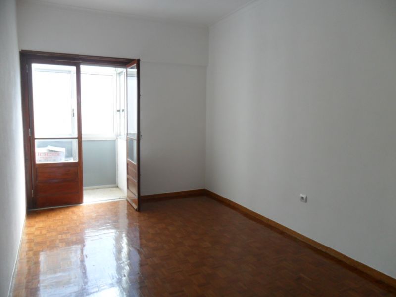 Apartameno T2 nas Paivas, Amora, Seixal