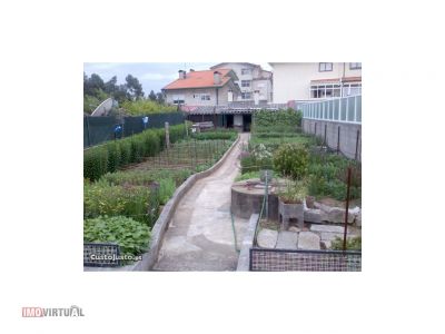 Moradia c/ terreno e café snack-bar (bom negocio)