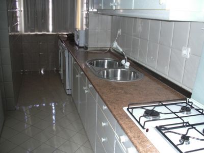 Alugo apartamento T1 c/ Garagem p/ 2 Carros - Armacão de Pêra