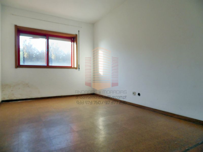 [1275F] T3 ao apeadeiro de Coimbrões – Retoma bancária