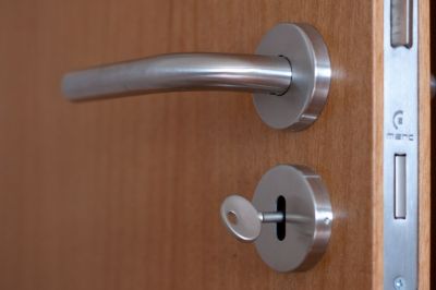 Carpintaria simplificada: Portas interiores só 99,99 euros!!!!