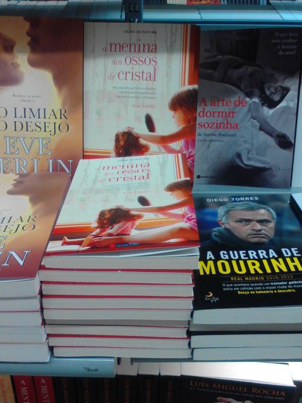 Livro 'A Menina dos Ossos de Cristal'