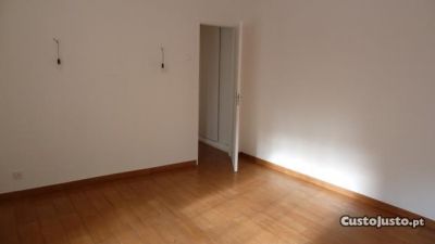 T1 c/ garagem - Arroios