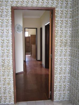 meia moradia bem situada