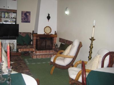 Moradia ind T3, boa oportunidade, páteo, churrasqueira, garagem