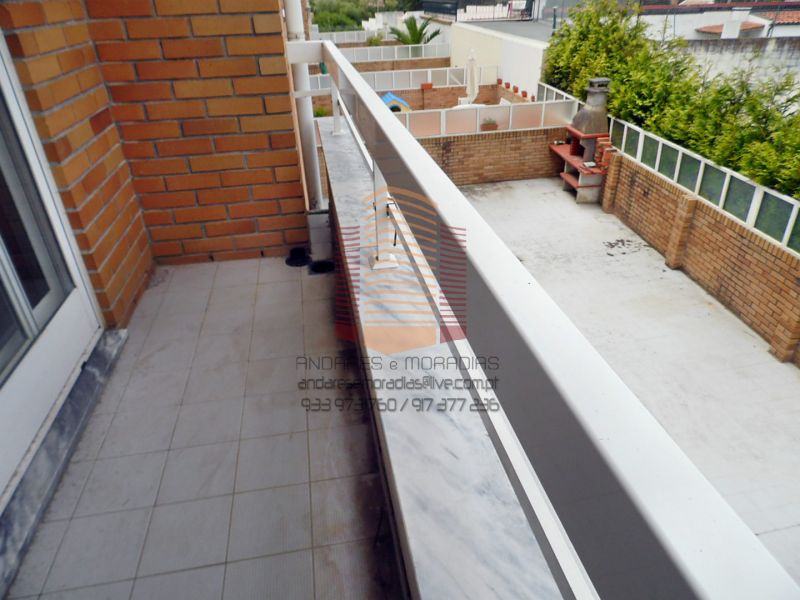 [6898] T4 Duplex, terraço, à praia Madalena