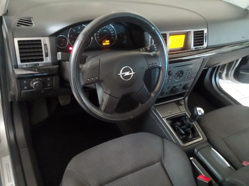 Opel Signum 2.2 DTI 125 CV