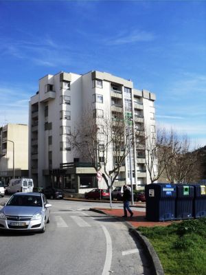 Aluga-se apartamento T2