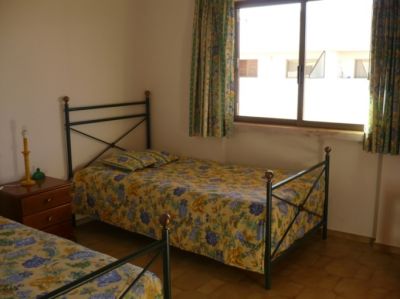 Lagos - Aluga se Apartamento T2 em condomínio fechado na Praia de D. Ana