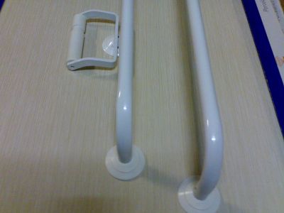 Vendo acessório de casa de banho em alumínio em óptimo estado.