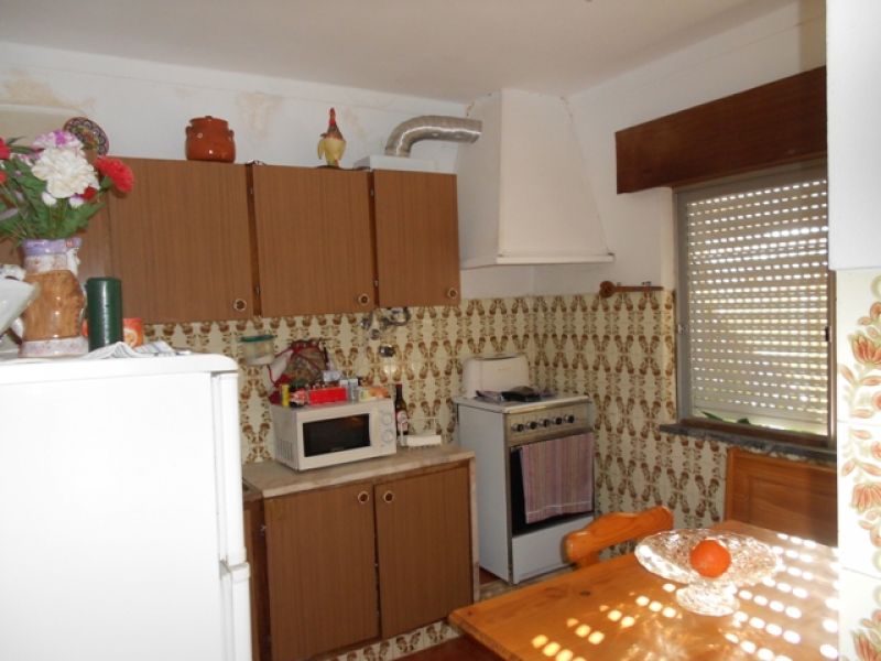 Apartamento T2 rés-do-chão Quintal grande com arrecadação