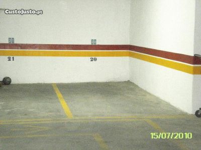 Vendo estacionamento coberto