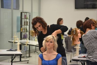 CURSO DE CABELEIREIRO