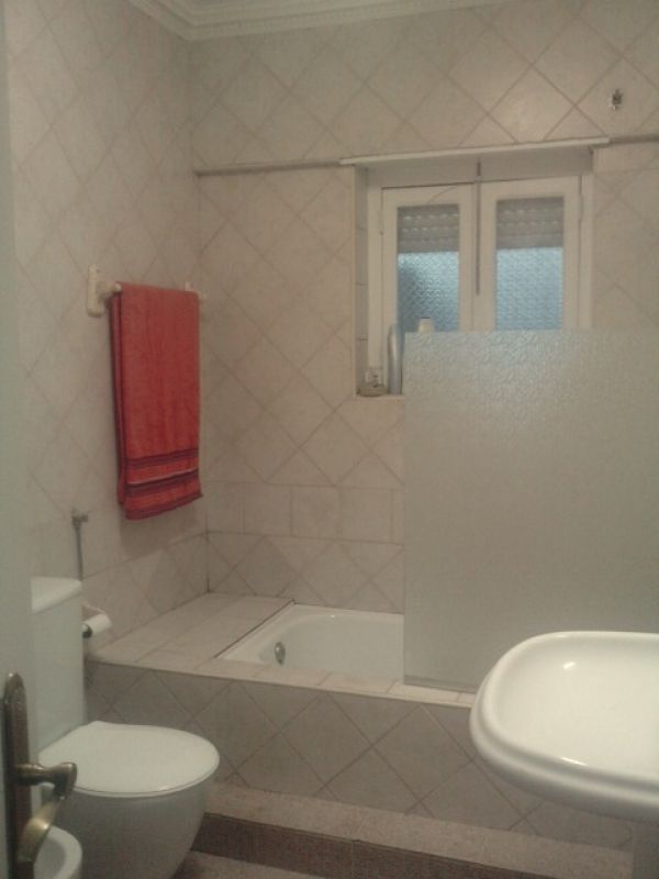 Vendo moradia isolada na Aroeira prox. Campo Golf Aroeira e Praia Fonte da telha