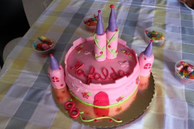 Bolos decorados e todo o tipo de doces