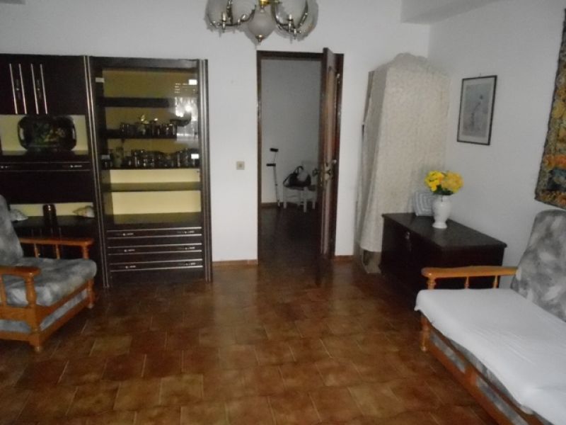 T2 renovado rés-do-chão bem no centro 