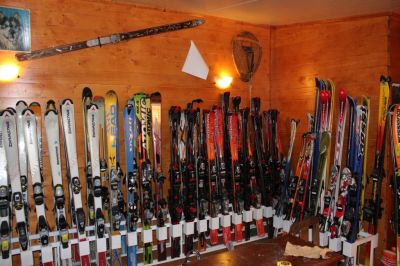 Venda de skis e snowboard