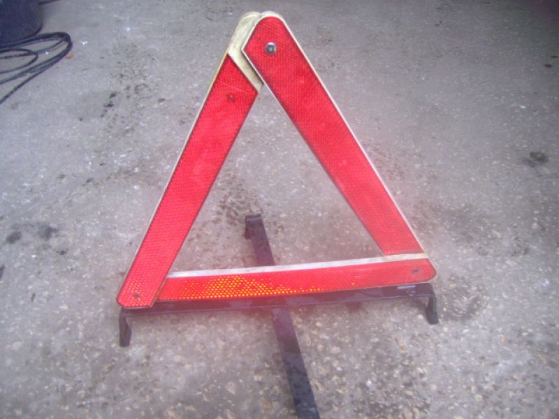 Triangulo para avtomovel 