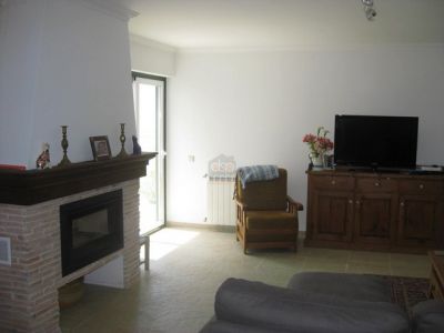 Moradia T3 com garagem, jardim e  anexo