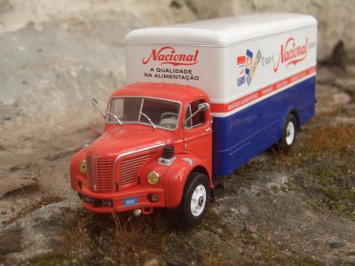 Miniaturas 1:43 Camiões nacionais