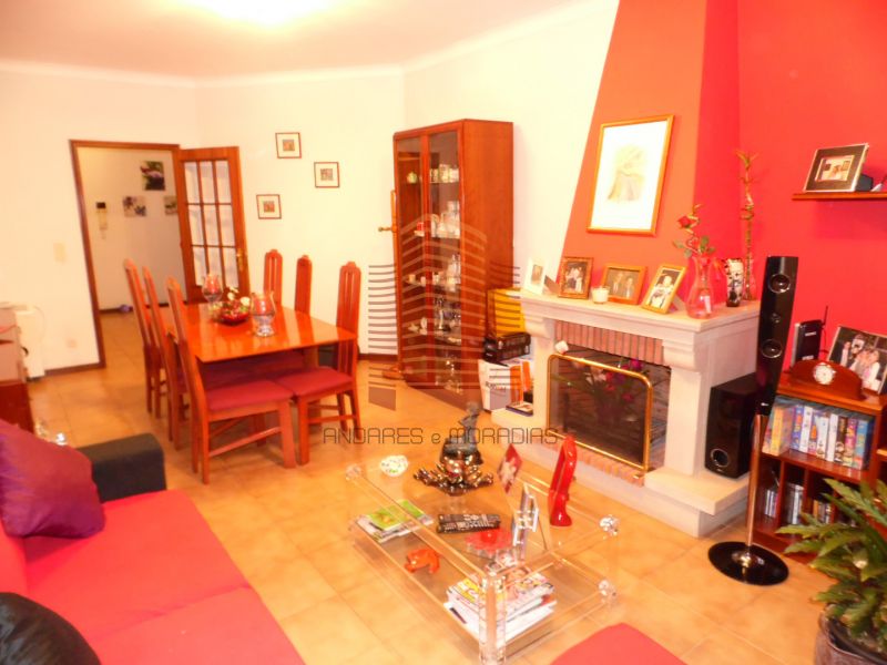 [2298/F] T3 bom estado, preço baixo à N222 – Pinheiros