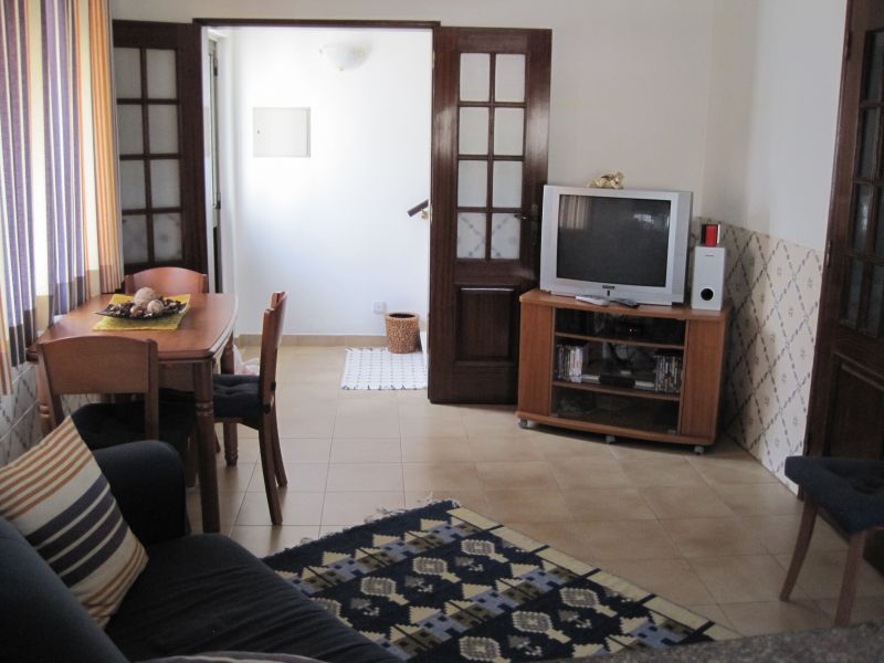 Aluga-se moradia no Vimeiro