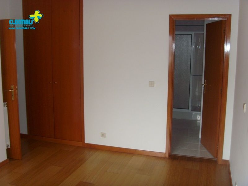 Apartamento T3, com aquecimento central e electrodomésticos. Em Gualtar - Braga