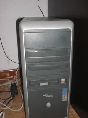 Torre pc fujitsu simens
