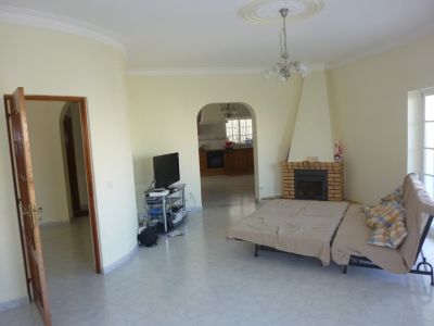 Vende-se Moradia V4 Como Nova