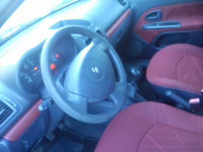 renault clio disel 1.5 dci com ar condiçionado.