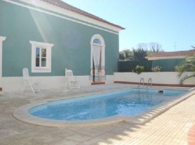 Moradia T4 com piscina de estilo senhorial, Caldas da Rainha 