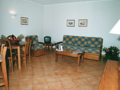 Vende-se Apartamento T1 em Condominio Fechado