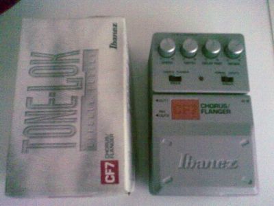 Vende-se guitarra semi-acústica Stagg + pedais