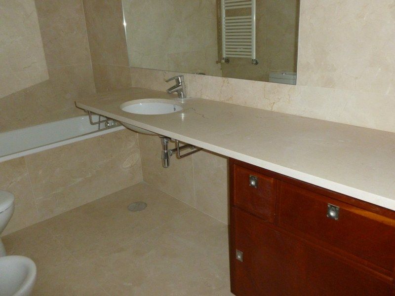 Arrenda-se T3 novo - Porto | à Casa de Saúde da Boavista - Portugal